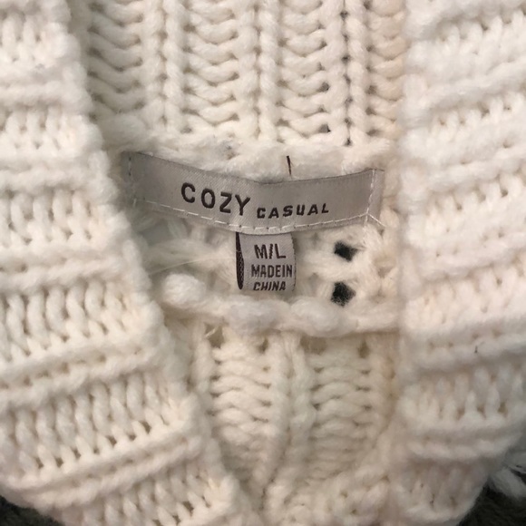 Green and white striped turtle neck sweater - Picture 2 of 2